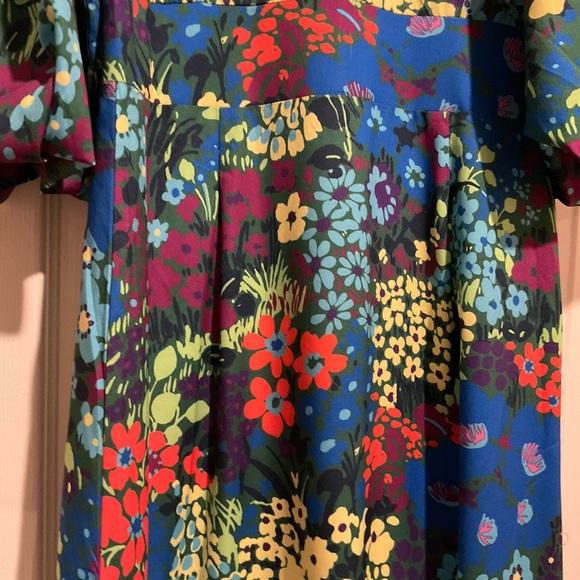 Beulah Style floral dress sz small, bottom is tiered and sleeves are full - Picture 3 of 7